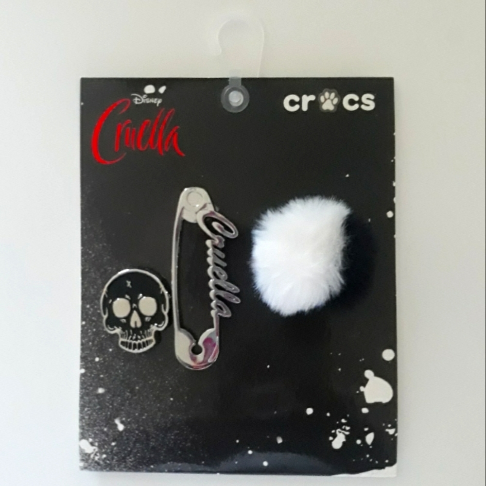 (New) Disney Cruella Crocs Jibbitz Set
